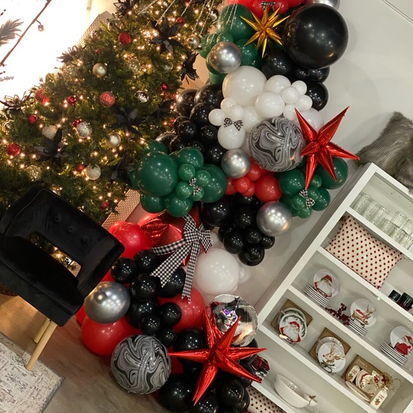 MEET YOUR POSHER - Picture 6 of 15